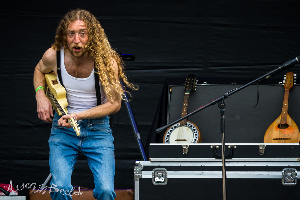 Tijl Damen speelt op het Bevrijdingsfestival Drenthe